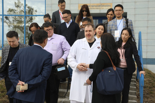 ЧЕХИЙН “КOSTELECKE UZENINY” ҮЙЛДВЭРТ 200 МОНГОЛ АЖИЛЛАЖ БАЙНА